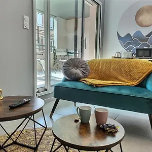 https://le-fil-dor-chic-art-deco-netflix.midi-pyreneeshotels.com